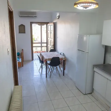 Sea View Apartment *